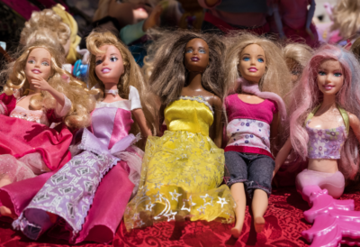 O mundo da Barbie: brincar pode não ser tão inofensivo